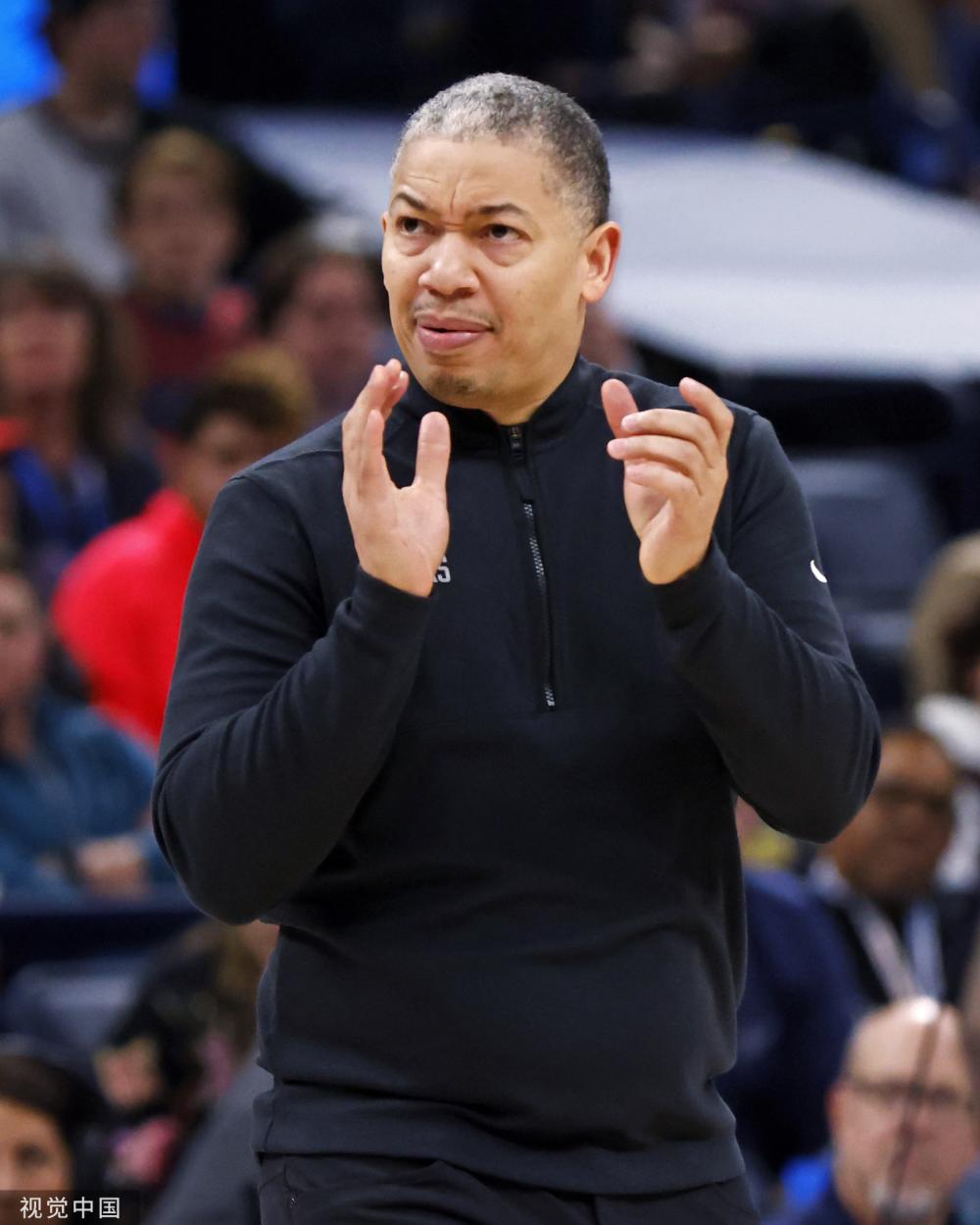 运动中女性 运动中女性