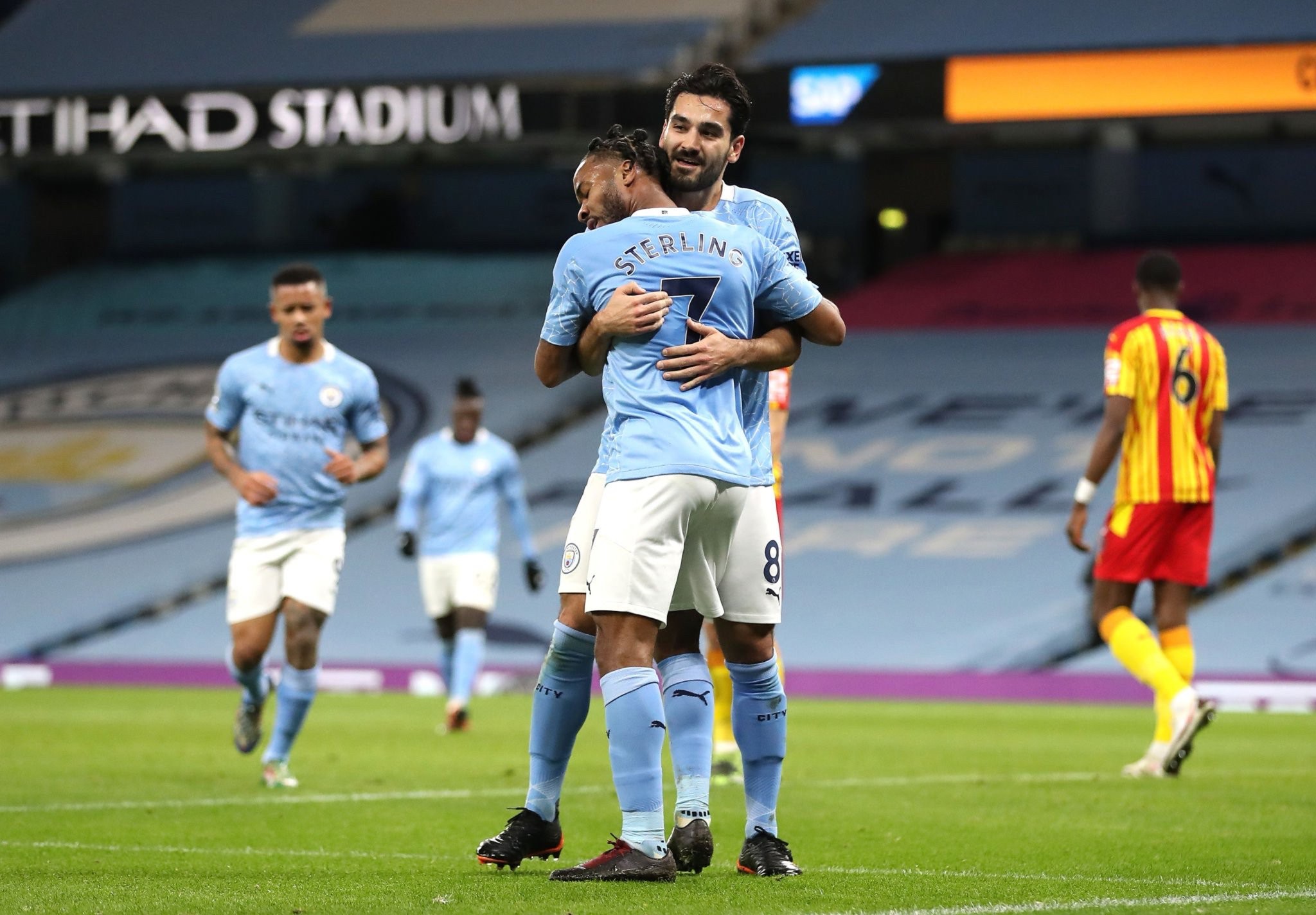 战术层面看 战术层面看